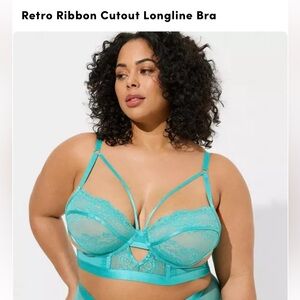 Torrid aqua cutout longline bra NWOT